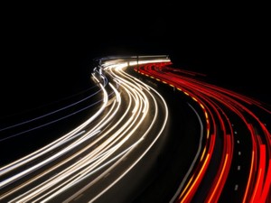 私の頭を撫でる彼は誰だろう。ハコの中にいる私は自由で、そんなことは重要ではない