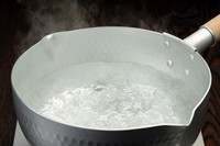 熱湯かけてない？※画像はイメージです（kai/stock.adobe.com）