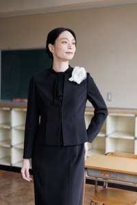 「教師のハレ服」が開設