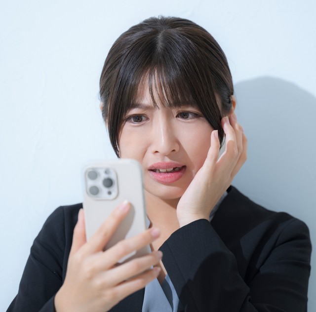 就職して5年、突然の事務所閉鎖で地元を離れることに！　※画像はイメージです（kapinon/stock.adobe.com）