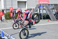 二人そろってジャックナイフ