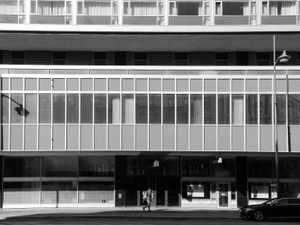 孤独の湖に沈められるような心持ちになっても、果てしない夢を見たい