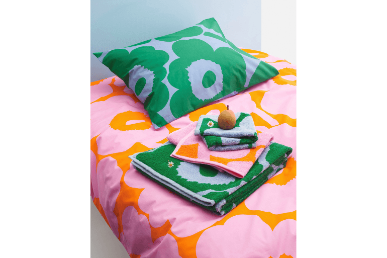 レア 新品未使用 マリメッコ marimekko 毛布 5/15発売】「家の中全部これにしたい」マリメッコ75周年限定バッグ