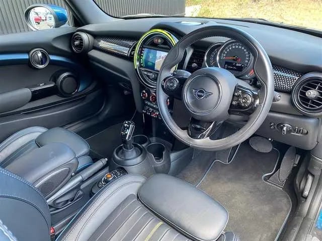 MINI「MINI コンバーチブル」（提供：norico by ガリバー）