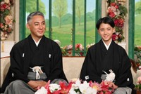 「徹子の部屋」   (右から)市川新之助、市川團十郎＝テレビ朝日提供