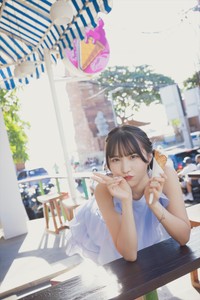 伊織芽衣1st写真集『芽色－めいろ－』（C）KADOKAWA	PHOTO/田中智久