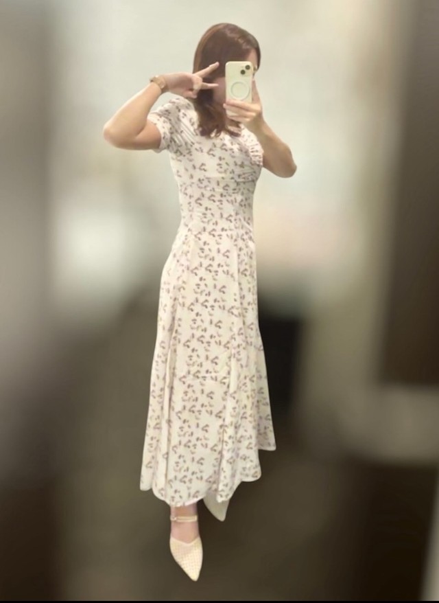 辛い停滞期を乗り越え49kg減を達成し、人生で初めてピンクのワンピースを着たのんさん／のんさん（@non_110kg）提供