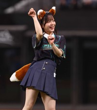 きつねダンスを踊る川村結衣