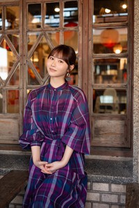 小野六花デビュー6周年記念写真集『6』（ジーオーティー）
