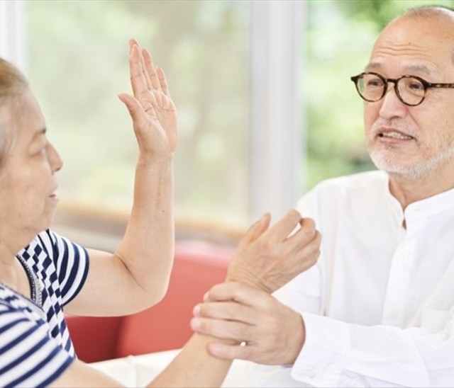 高齢者施設内でのトラブル対策とは　※画像はイメージです（まぽ/photoAC）
