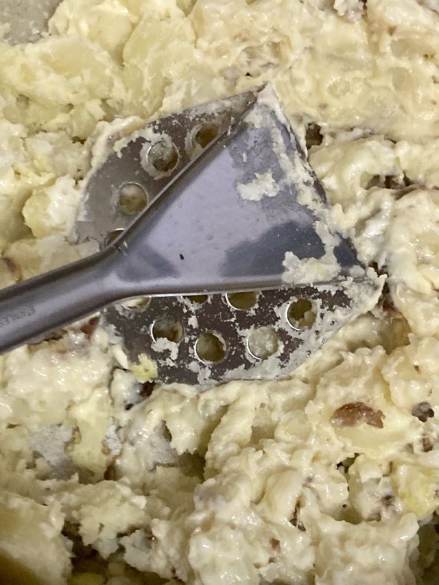 ジャガイモが固いわけではなかったにもかかわらず、いともあっさり曲がってしまいました。 ※まくるめさん提供