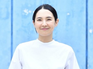 浜島直子さんの初随筆集「蝶の粉」インタビュー　心の中の忘れ物を思い出すきっかけに