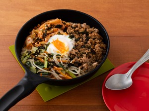 【レシピ】シュッ！と引けばフライパンビビンバ
