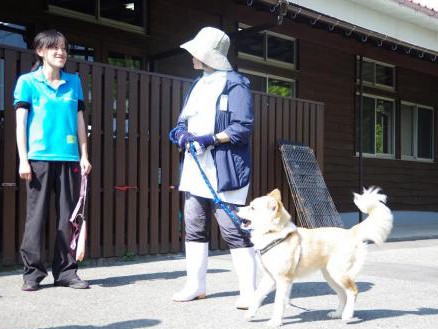 人と動物の望ましいかかわりを学ぶ「ティアハイム」開設