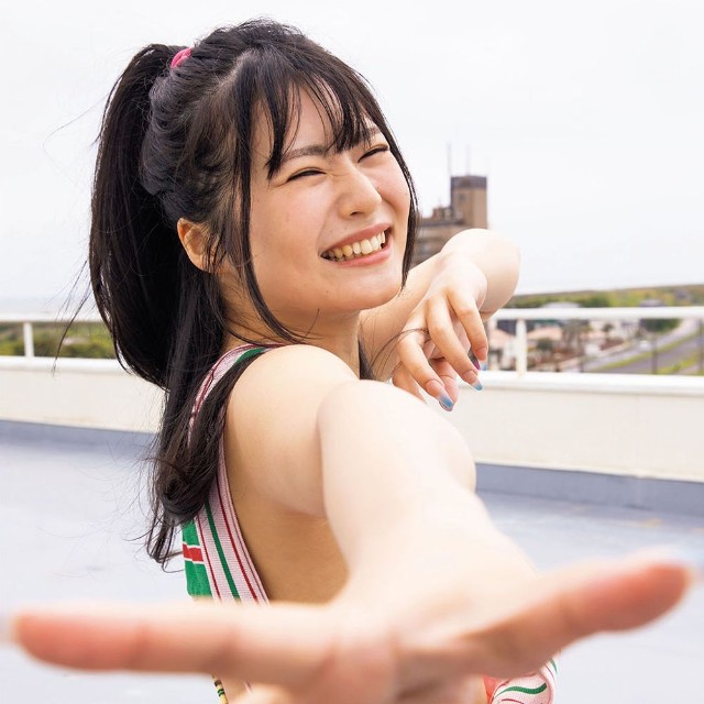 「週プレ」に登場した宮越虹海©小塚毅之／集英社