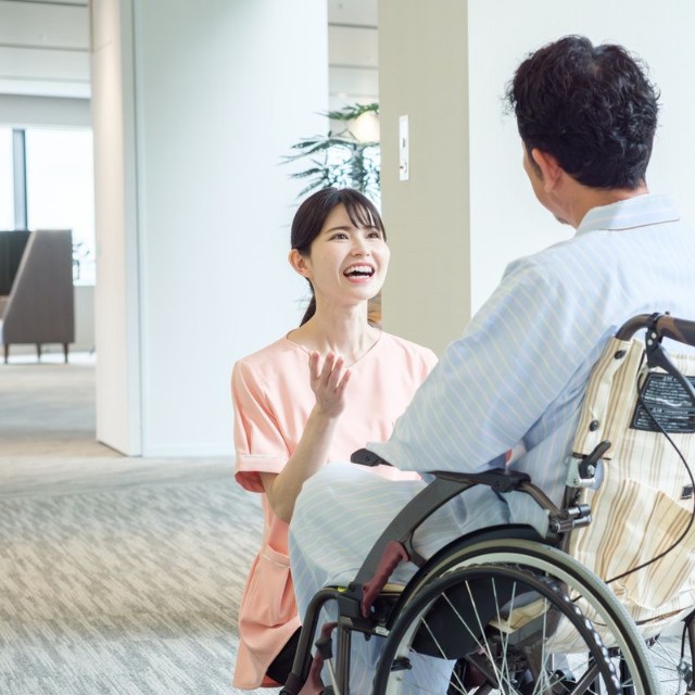 入院中に相談することで不安を軽減※画像はイメージです（taka/stock.adobe.com）