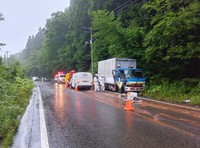 ワゴン車とトラックが正面衝突　男性大けが　宮城・川崎町の国道286号