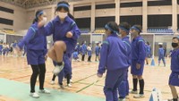 3校対抗長なわとび大会（三豊市総合体育館）