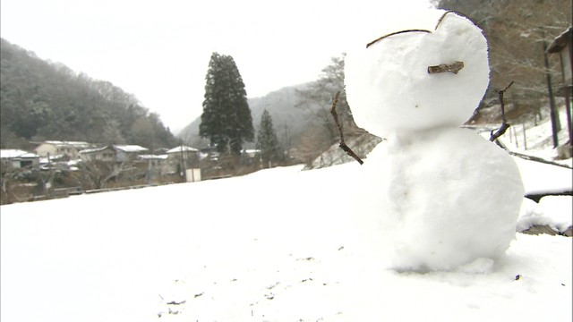 今シーズン初　香川県の山沿いで積雪