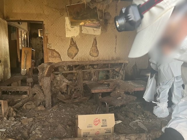 多頭飼育崩壊が起きていた部屋。家主は20年以上、掃除をしていなかったという