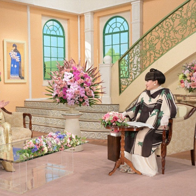 「徹子の部屋」   黒柳徹子(右)、美川憲一、安奈淳＝テレビ朝日提供