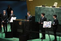 国連総会議場で演説するBTSのメンバー＝9月20日、ニューヨークの国連本部、代表撮影