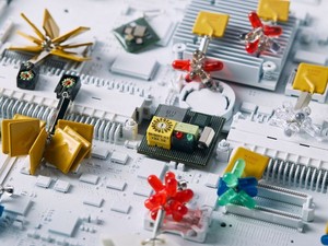【１分でわかる】電子部品の廃棄に「待った」　アップサイクルで生まれるアクセサリー