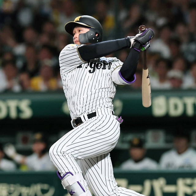 サヨナラ弾を放った森下翔太＝2026年5月20日撮影