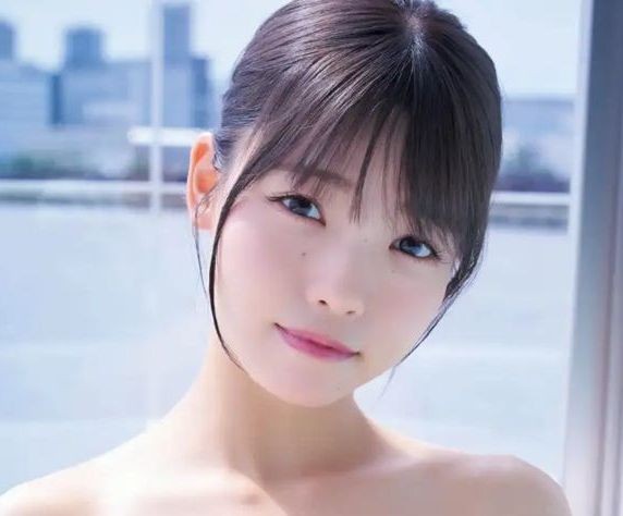 髙橋彩音1st写真集（秋田書店）より＝撮影：佐藤容平