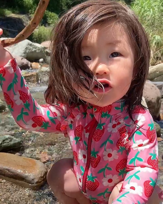 1歳2カ月になり、髪も伸びて落ち着いてきました（提供：reidayon123さん）