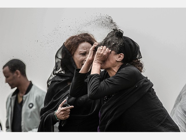 私の家族はどこに 絶望の遺族が墜落現場でつかんだ土：朝日新聞GLOBE＋