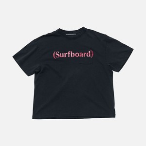着る人の個性を雄弁に語る、ストックホルム サーフボード クラブのTシャツ。