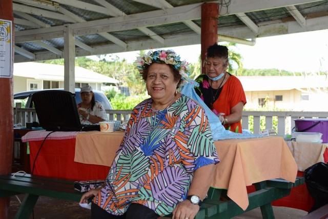 ニウエの朝市で出会った国会議員のヴァアインガ・トゥクイトンガさん