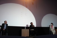 トークショーに参加したNHKの安達もじりさん（左）と京田光広さん（中央）＝OSシネマズミント神戸