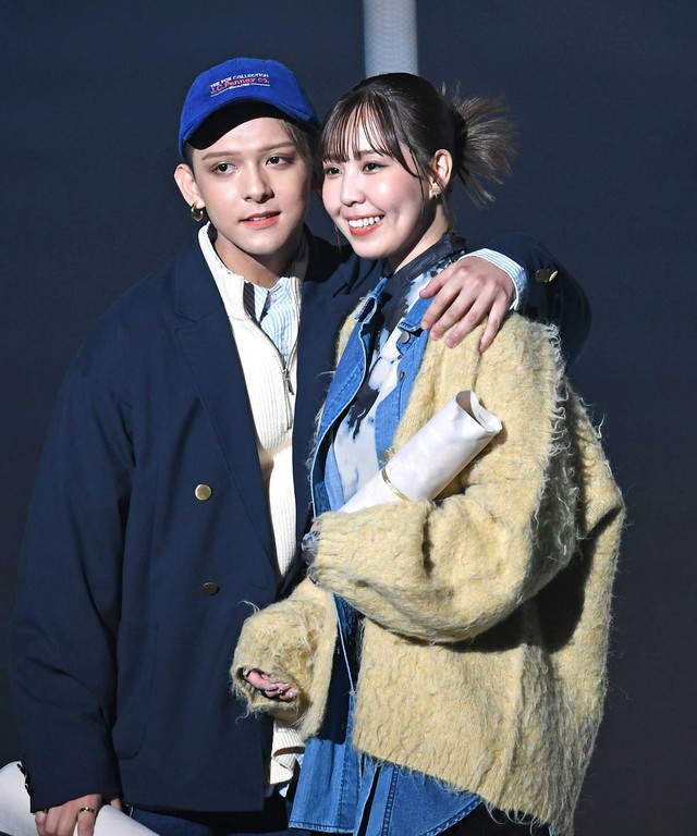 ゆりいちカップルのいちろー（左）、Yurina