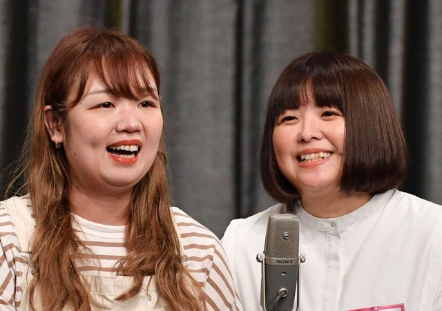 TEAM BANANA・藤本友美（左）と山田愛実＝2022年11月撮影