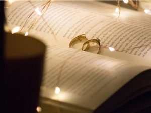 元彼がSNSに婚姻届と指輪の写真を投稿したら、私の恋も終るのに