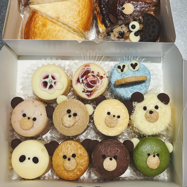 娘の誕生日に集結した可愛いケーキたち／mame_nomameさん（@mame_nomame）提供