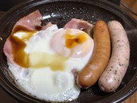 ベーコンエッグ＝「こんでんえいねんしざいほう」さんのX（@hiroju5555）より