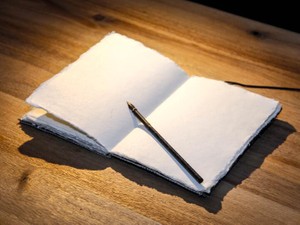 同じ手から出力する行動なのに。「描ける」のに「書けない」私の謎