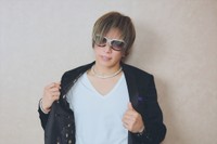 握手の際の握力が強いGACKT（撮影：加藤千雅）