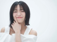 髪を20cm以上カットして大胆イメチェンを果たした大原優乃＝『美的7月号』より／フォトグラファー：嶌原佑矢 (UM)