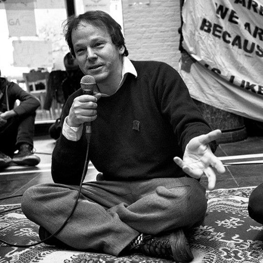 デヴィッド・グレーバー　David Graeber speaks at Maagdenhuis Amsterdam,  2015-03-07 ©Guido van Nispen/CC BY 2.0