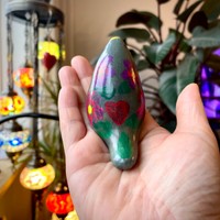 鳥の泥だんご。絵の具も光らせることができました（画像提供：noriko 世界泥だんご協会会長（仮）さん）