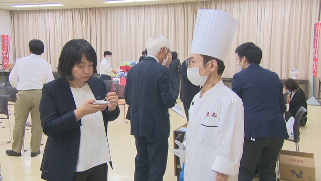 岡山県産フルーツでカレーや肉用スパイス！？　「おかやま果実」ブランド認定審査会