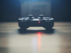 仕事もゲームも。相性不利でも「レベルを上げて物理で殴れ」