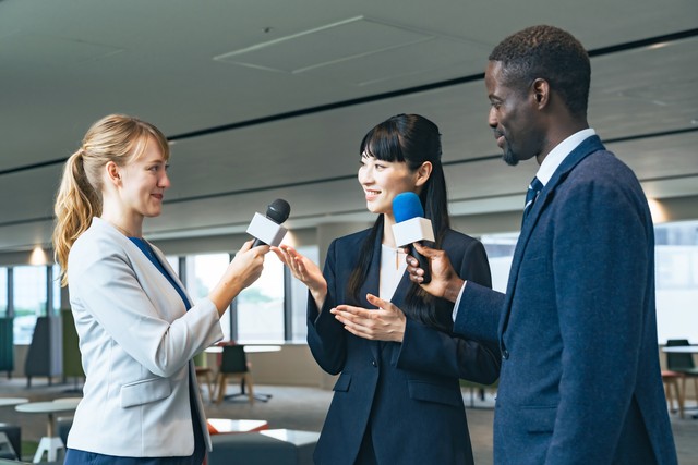 日本で活躍する外国人タレント※画像はイメージです（metamorworks/stock.adobe.com）
