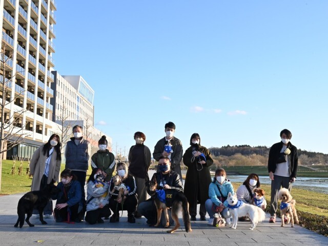 「特定非営利活動法人　手と手の森」が立ち上げた「てとて、わんにゃんパトロール」のみなさん。動物殺傷・動物遺棄・ネグレクトといった、動物虐待に対応をしていく