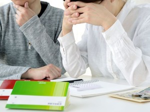 弁護士費用が払えない！お金がない人が頼める弁護士や分割払い、立替制度など対処法を解説