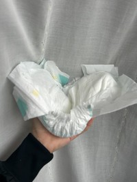 水分をたっぷりと吸収したパンパースのおむつ。破れずセーフ！（レイチェルさんThreadsより）